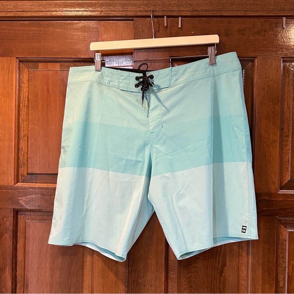 Billabong Tribong Airlite Boardshorts - Coastal Size 38 Swim Trunks Men Shorts - Picture 2 of 8